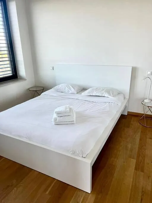 Charming One Bedroom Flat With Spa, Gym, Terrace And Parking Luksemburg